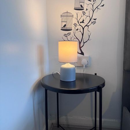 Modern Room In A 4 Bedroom Flat In London, Shared Bathroom! Dış mekan fotoğraf
