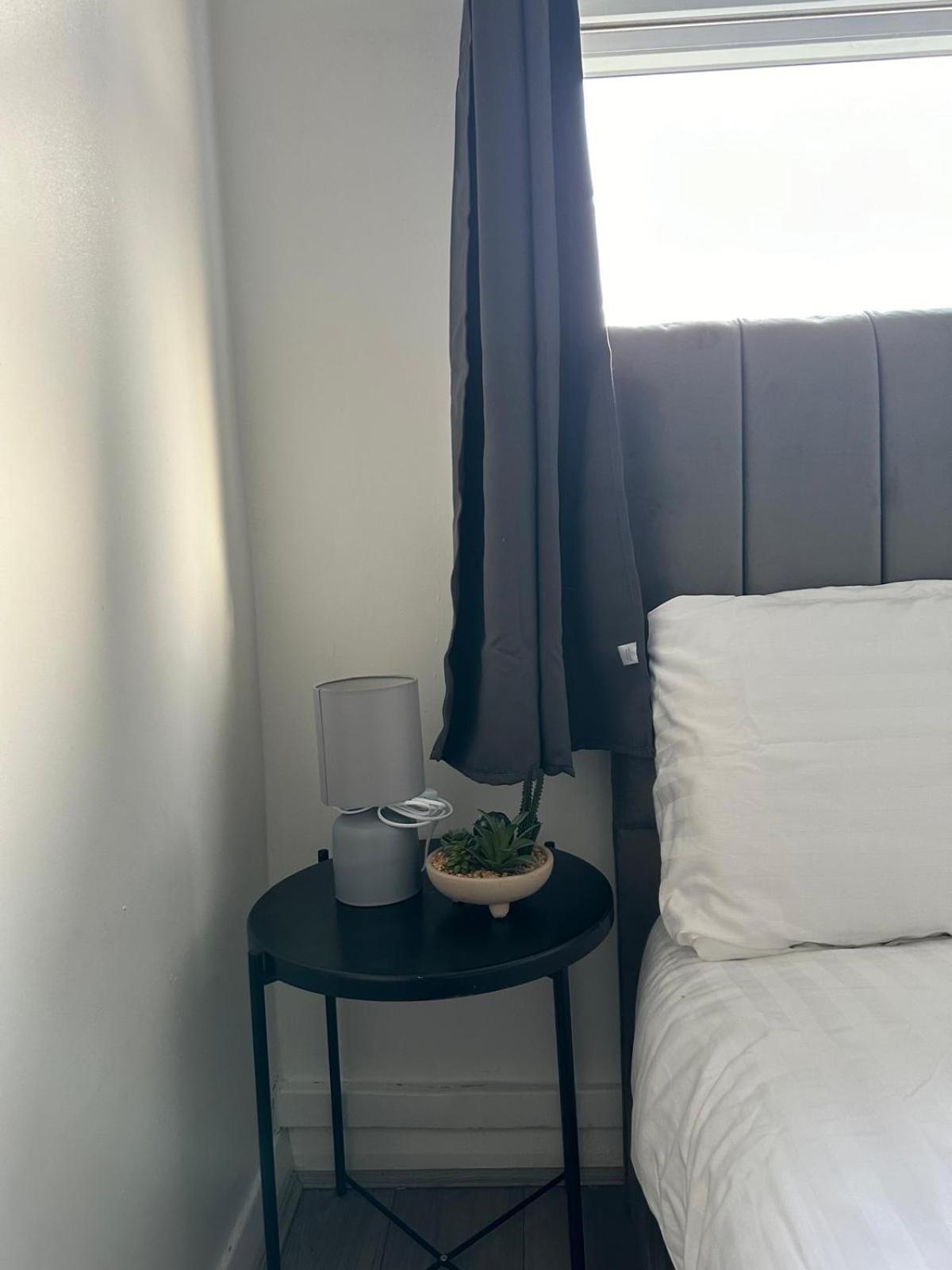Modern Room In A 4 Bedroom Flat In London, Shared Bathroom! Dış mekan fotoğraf