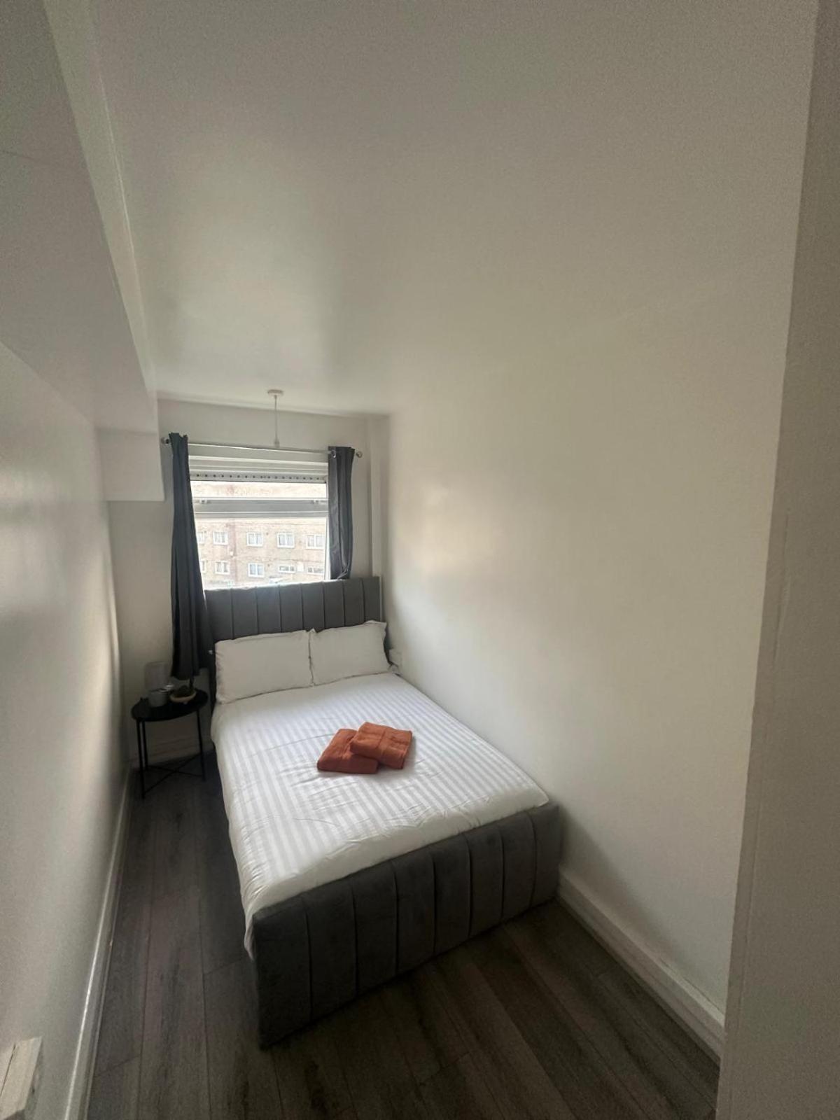 Modern Room In A 4 Bedroom Flat In London, Shared Bathroom! Dış mekan fotoğraf