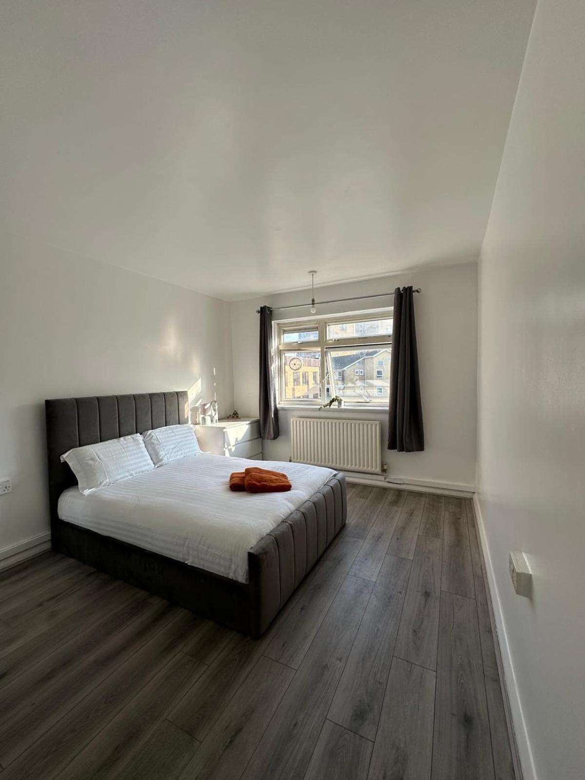 Modern Room In A 4 Bedroom Flat In London, Shared Bathroom! Dış mekan fotoğraf